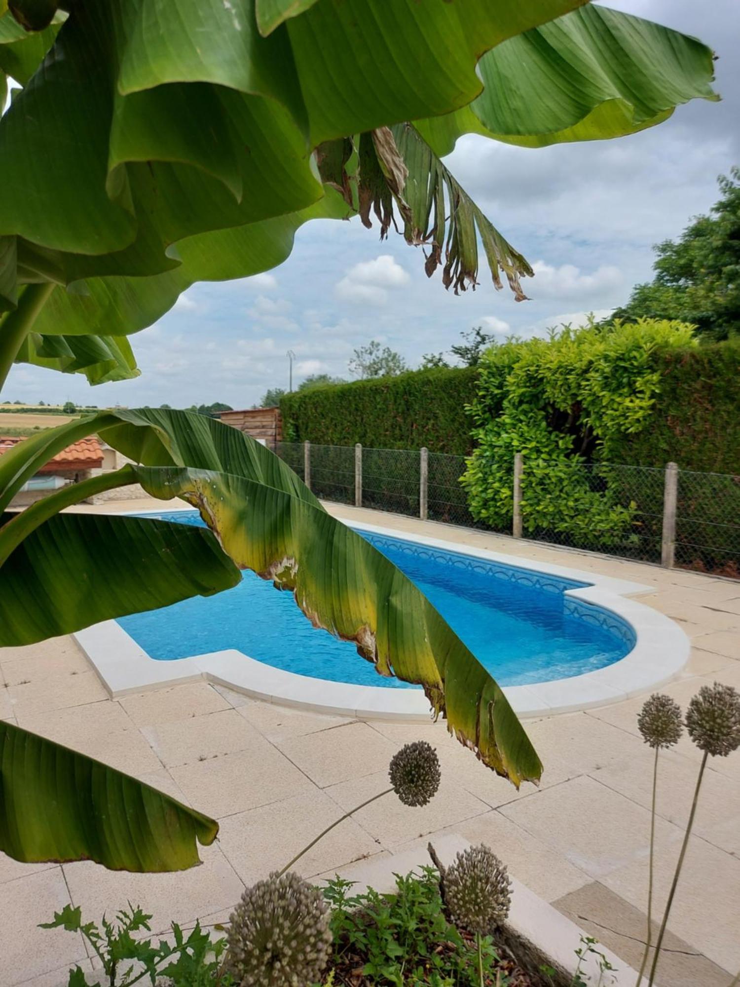 Villa Les Roses De Jonzac Mortiers Exterior foto